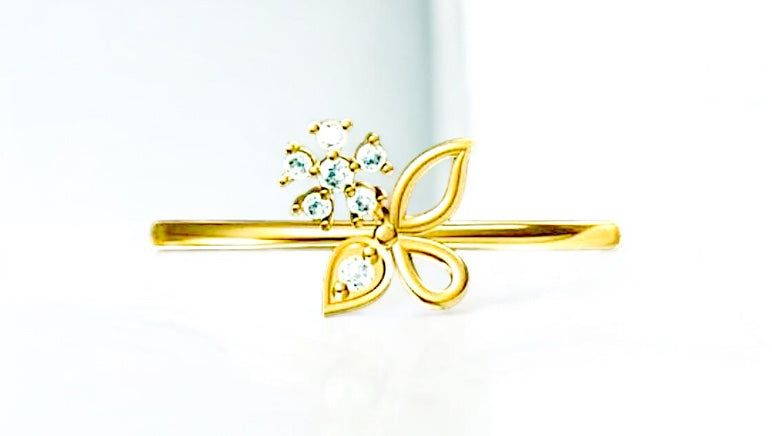 Shiny Floret Diamond Finger Ring