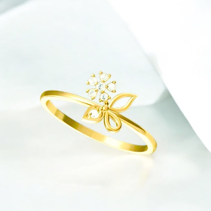 Shiny Floret Diamond Finger Ring